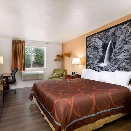 Super 8 By Wyndham The Dalles Or Bagian luar foto