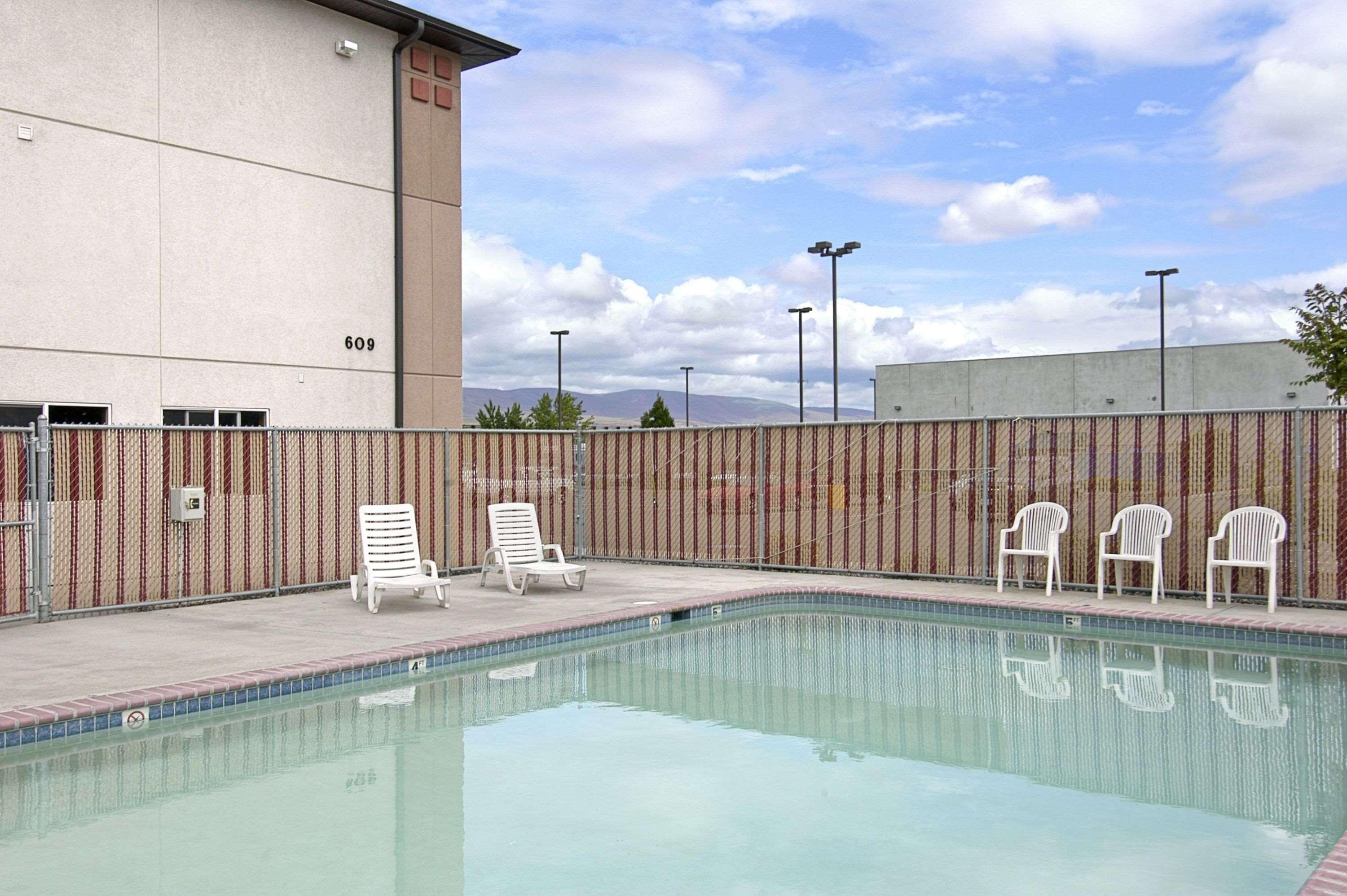 Super 8 By Wyndham The Dalles Or Bagian luar foto