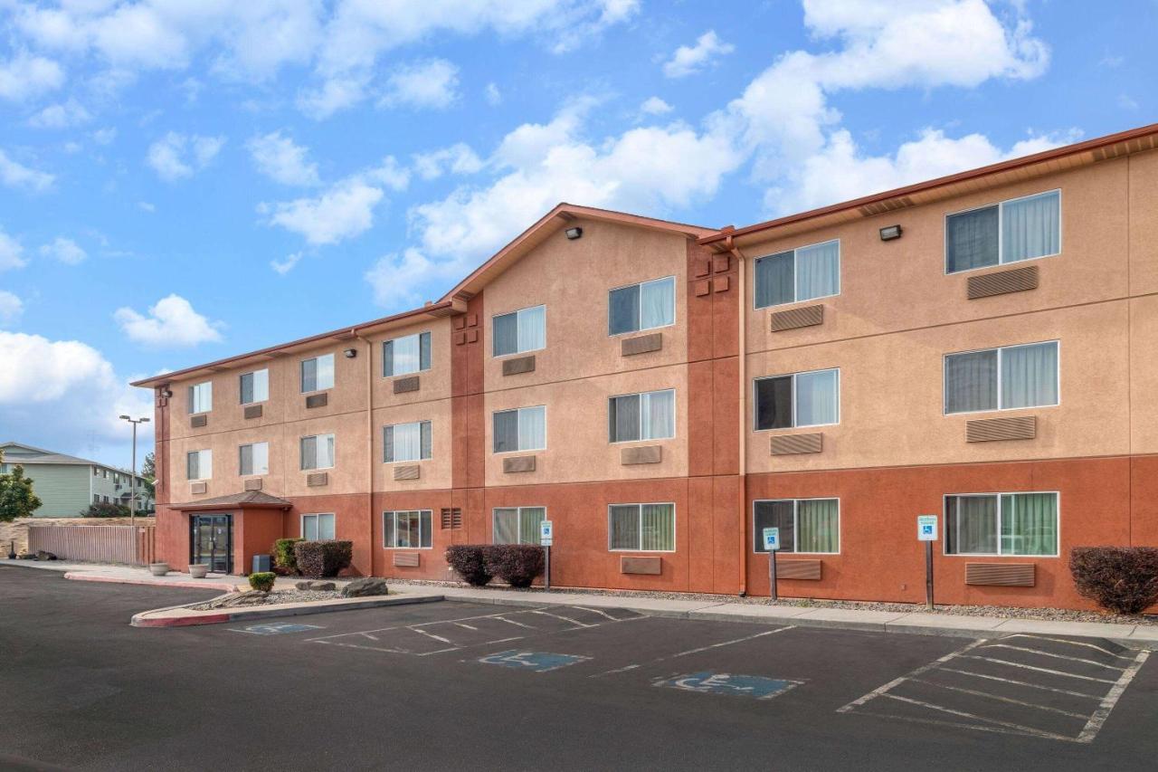 Super 8 By Wyndham The Dalles Or Bagian luar foto