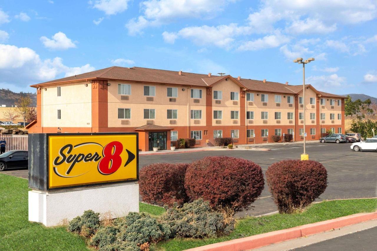 Super 8 By Wyndham The Dalles Or Bagian luar foto