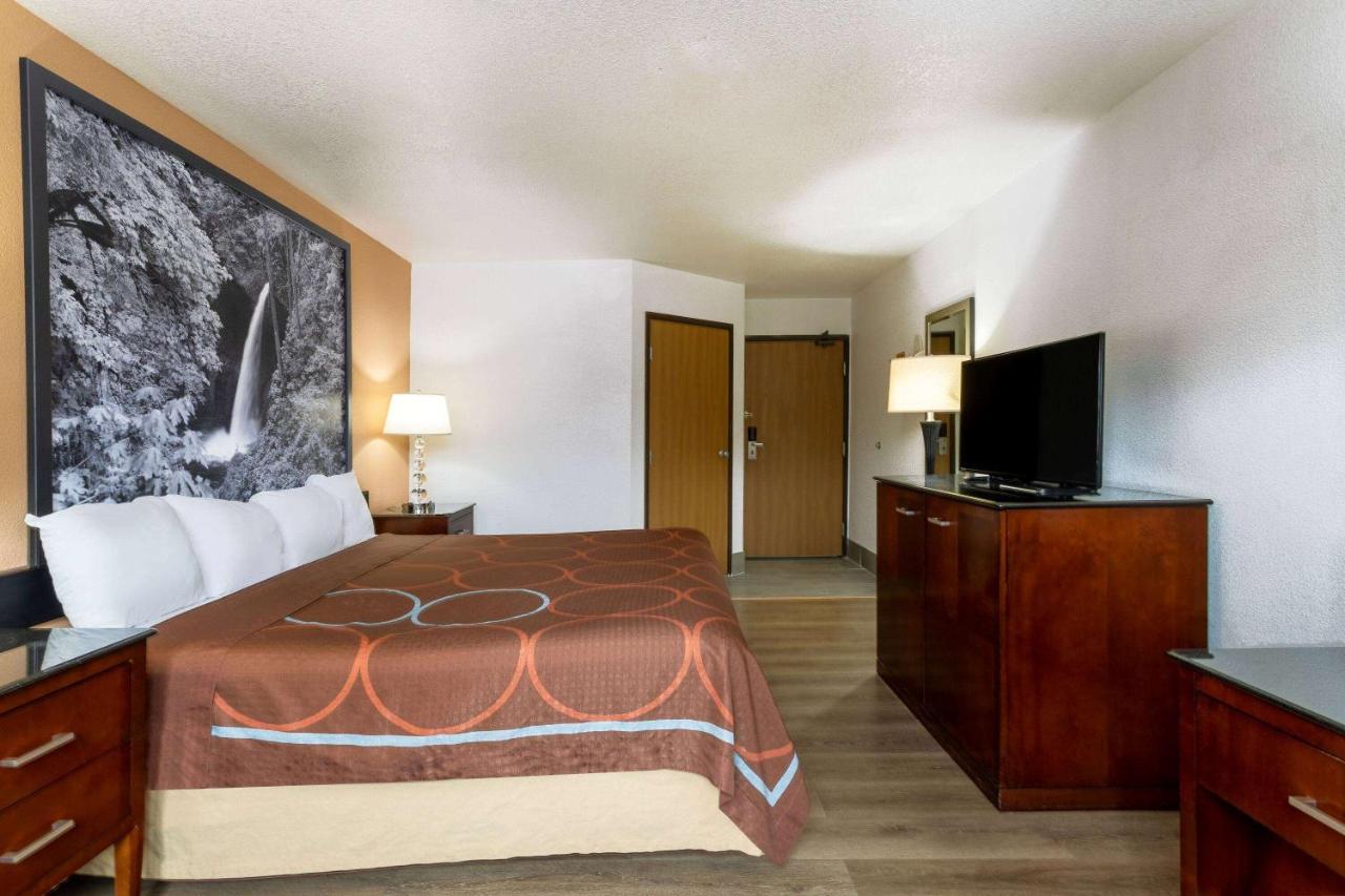 Super 8 By Wyndham The Dalles Or Bagian luar foto