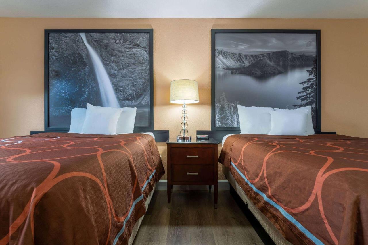 Super 8 By Wyndham The Dalles Or Bagian luar foto
