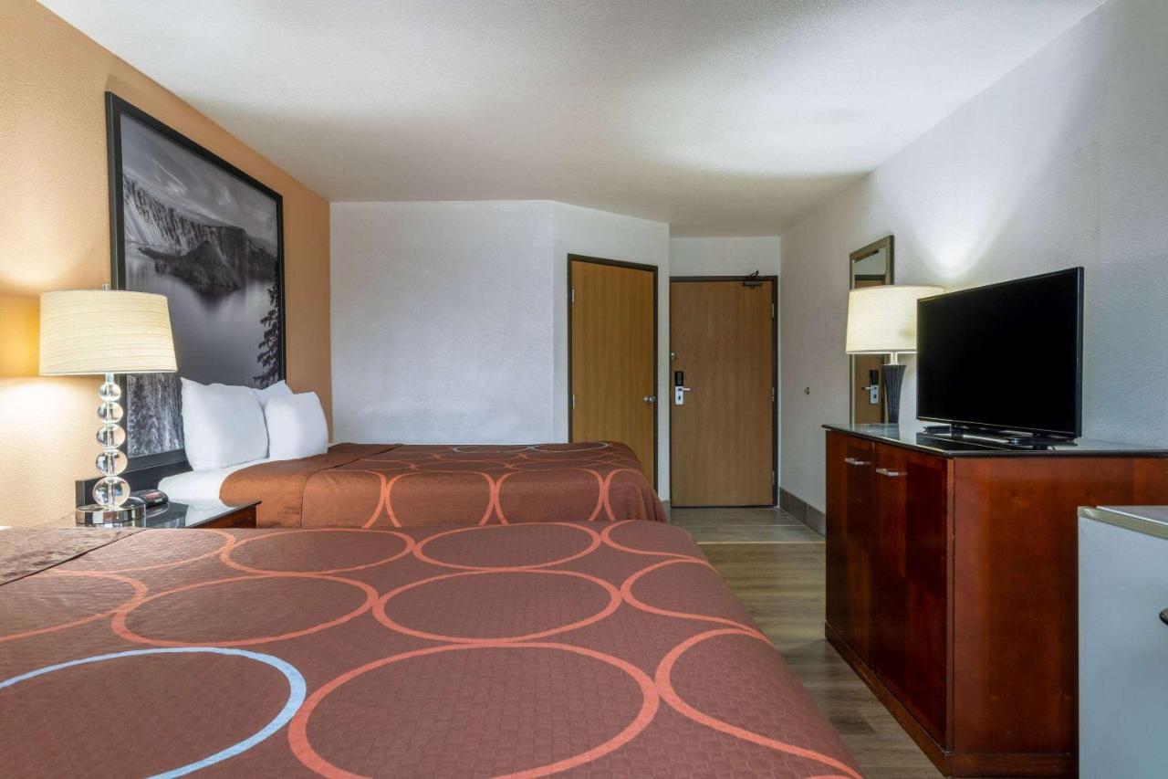 Super 8 By Wyndham The Dalles Or Bagian luar foto