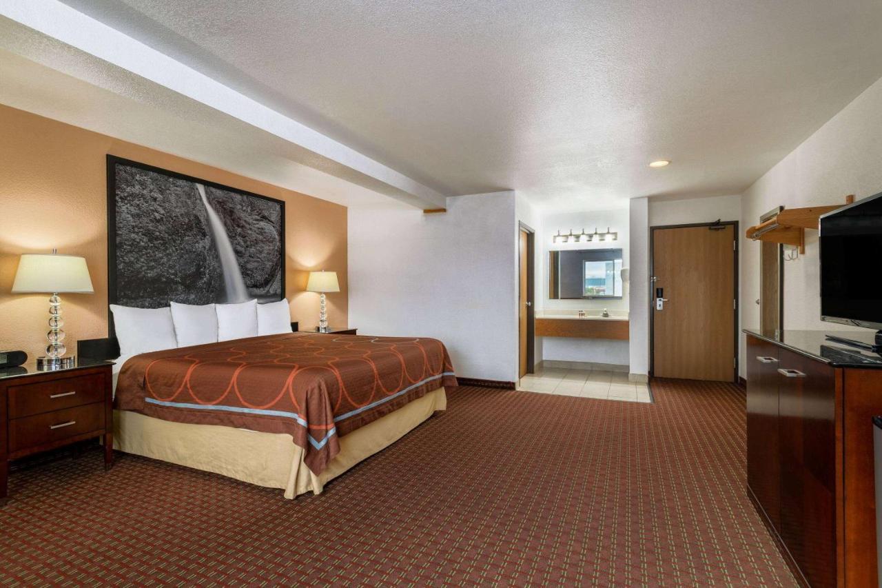 Super 8 By Wyndham The Dalles Or Bagian luar foto