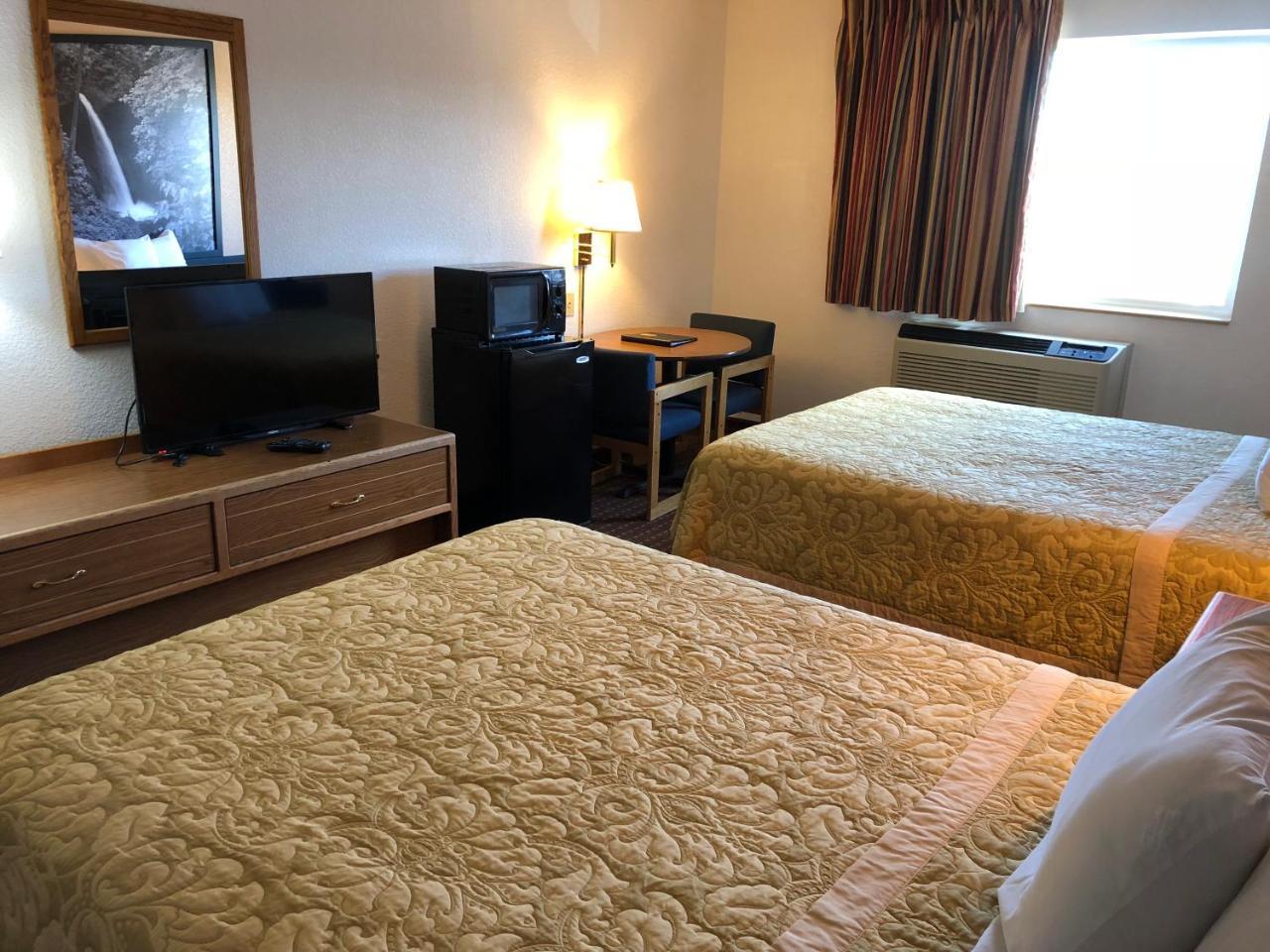 Super 8 By Wyndham The Dalles Or Bagian luar foto