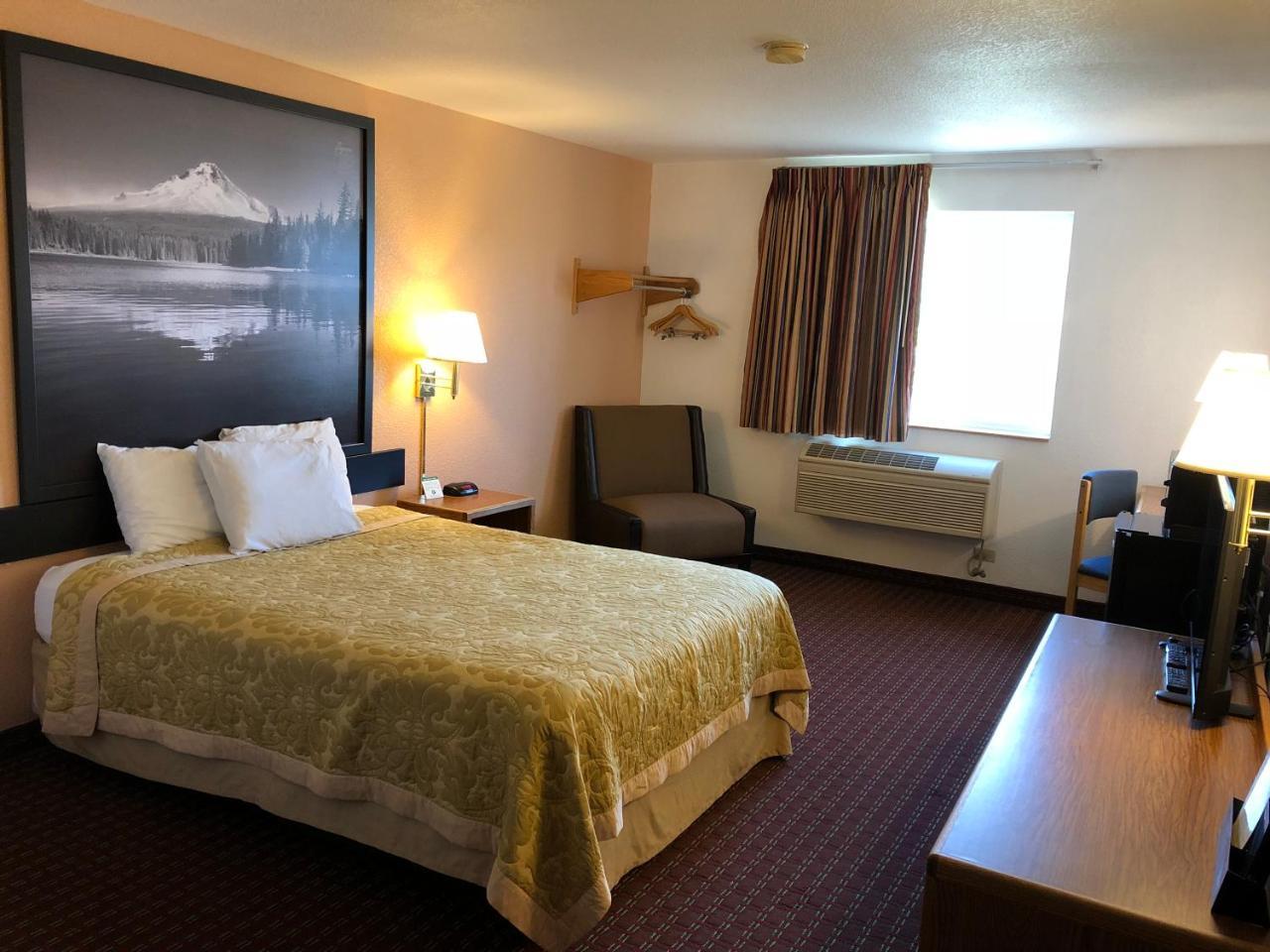 Super 8 By Wyndham The Dalles Or Bagian luar foto