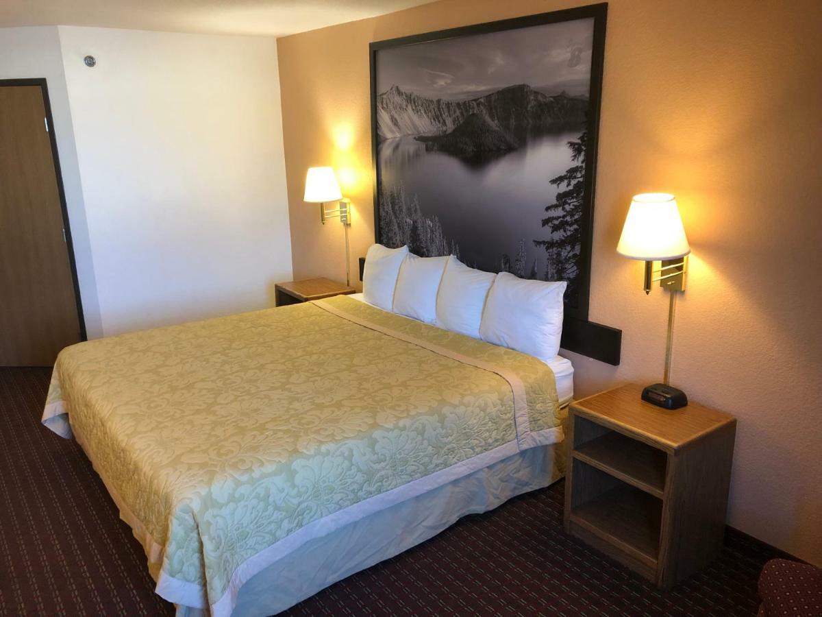 Super 8 By Wyndham The Dalles Or Bagian luar foto