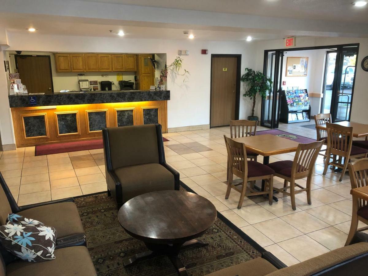 Super 8 By Wyndham The Dalles Or Bagian luar foto