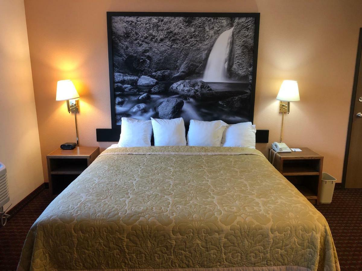 Super 8 By Wyndham The Dalles Or Bagian luar foto
